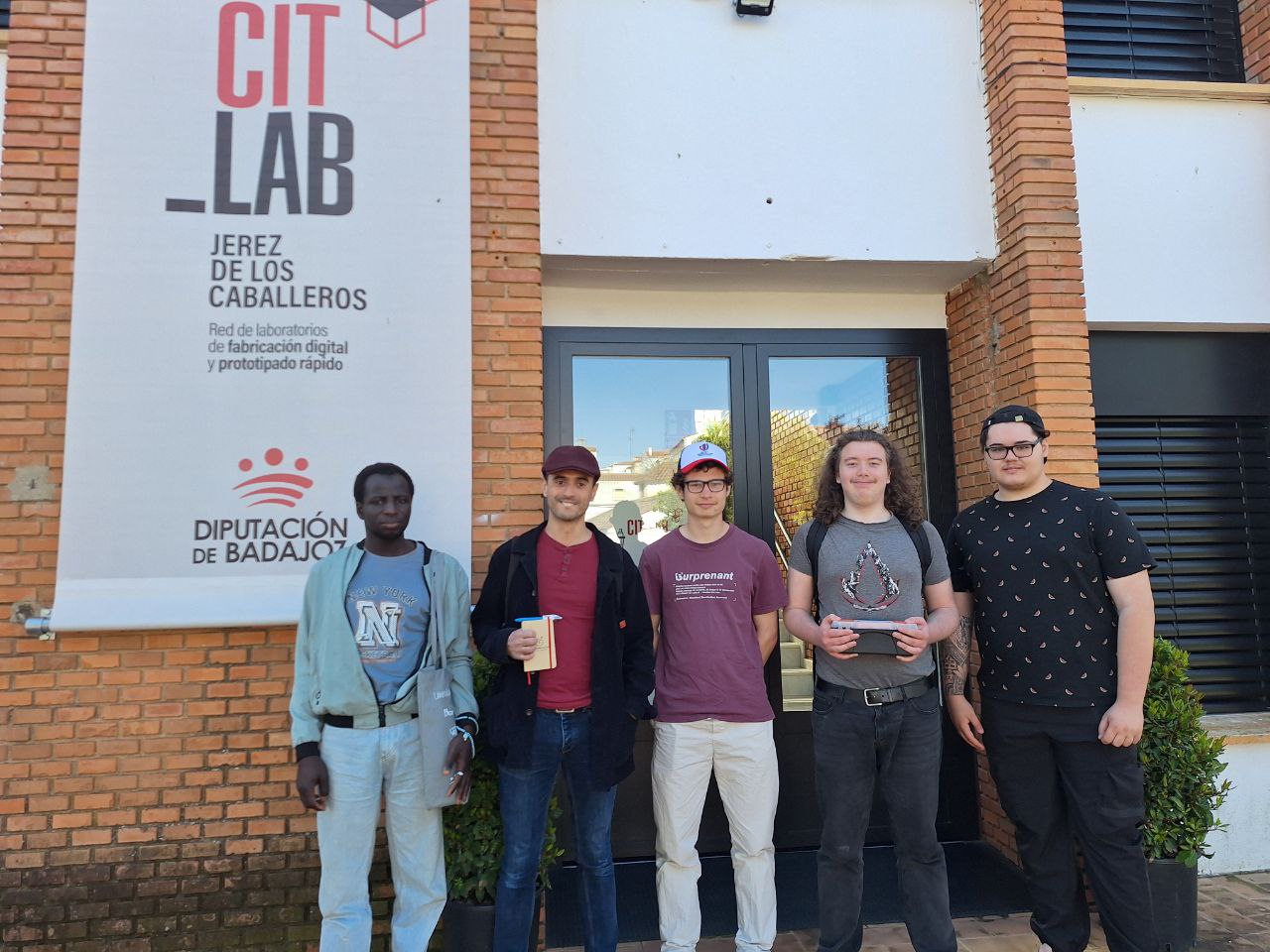 Produciendo piezas en el fablab de Jerez